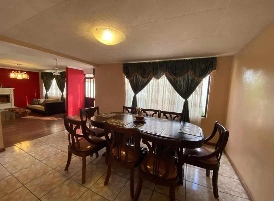 Ubytování v soukromí Habitacion Con Bano Compartido Cuenca